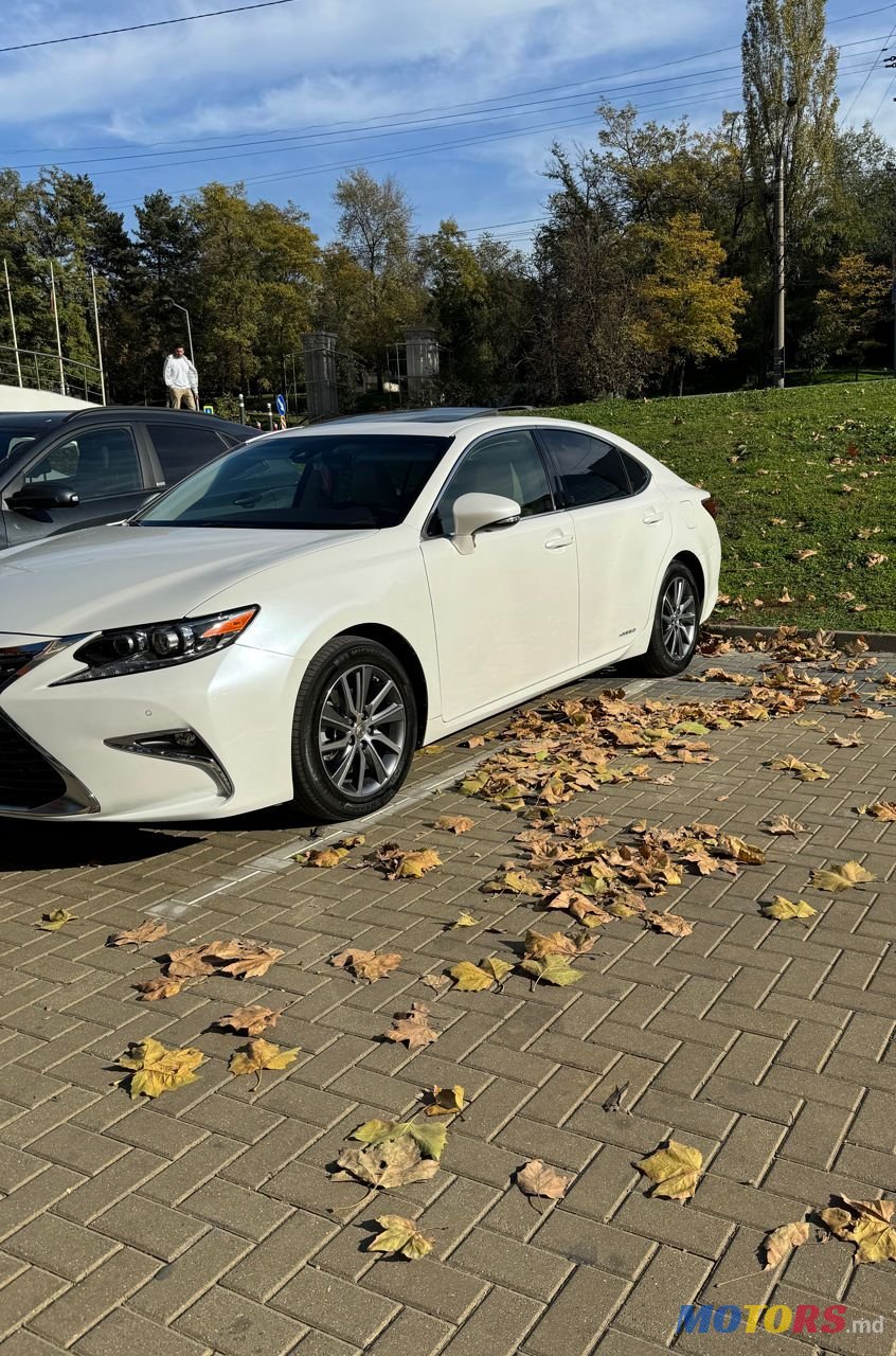 2016' Lexus Es Series photo #1