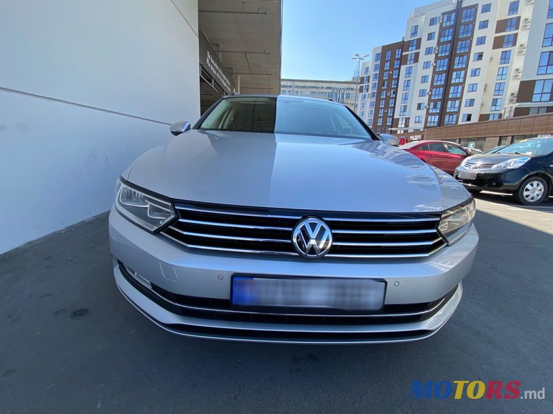 2015' Volkswagen Passat photo #5