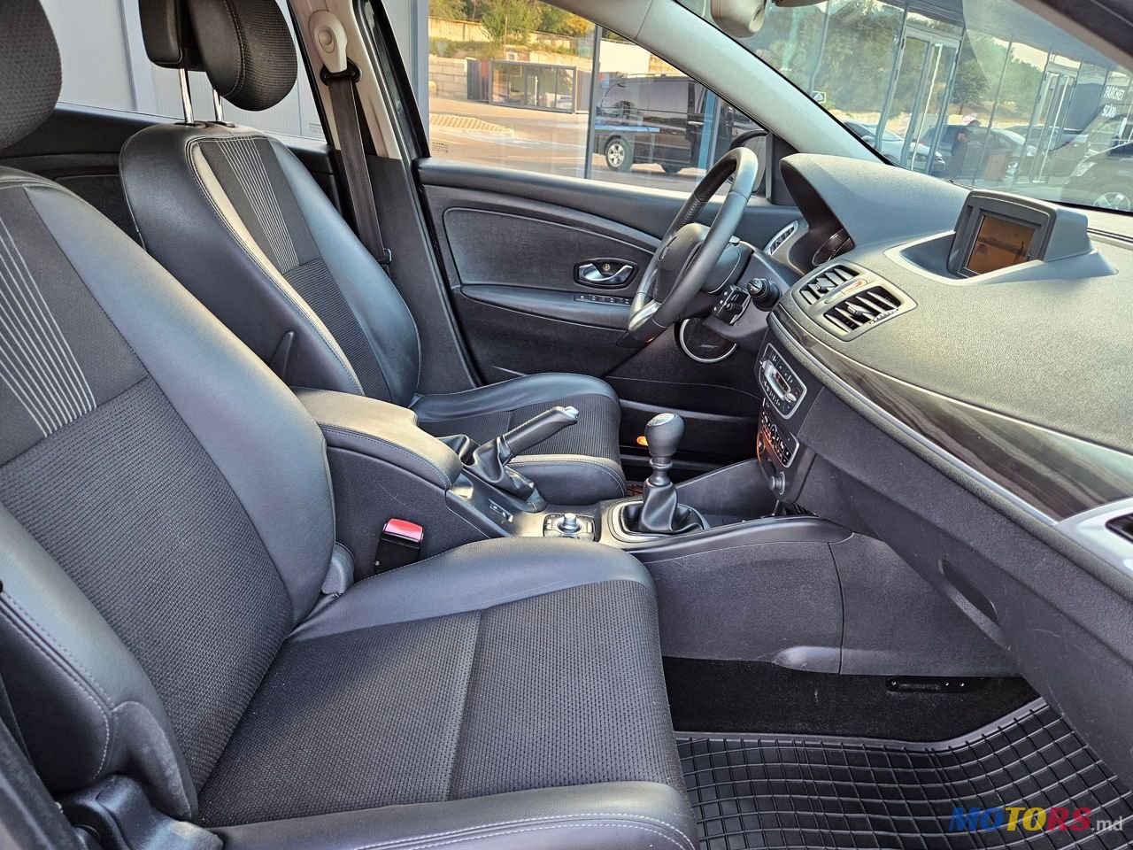 2010' Renault Megane photo #6