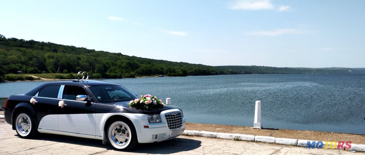 2005' Chrysler 300C photo #1