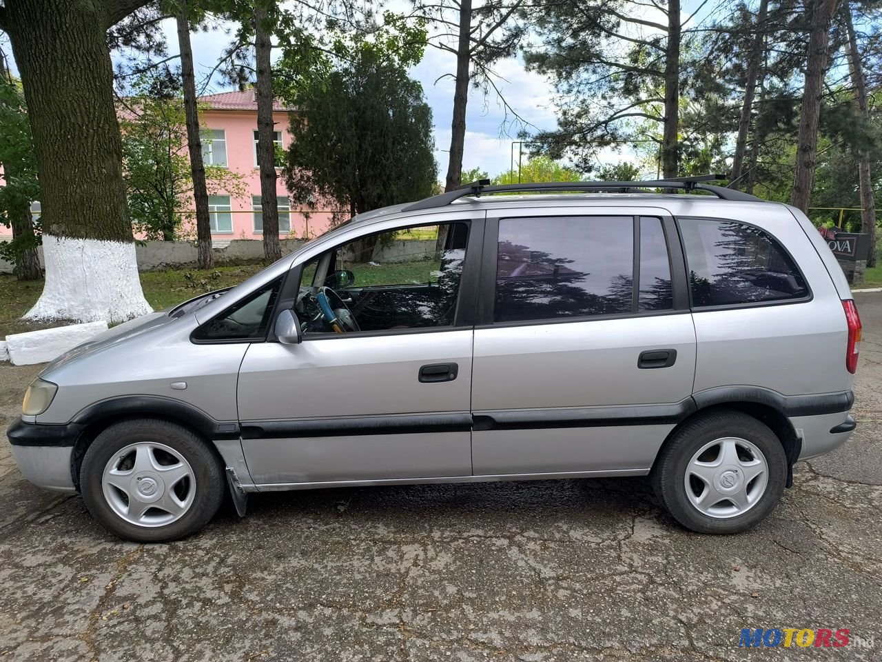 2002' Opel Zafira photo #2