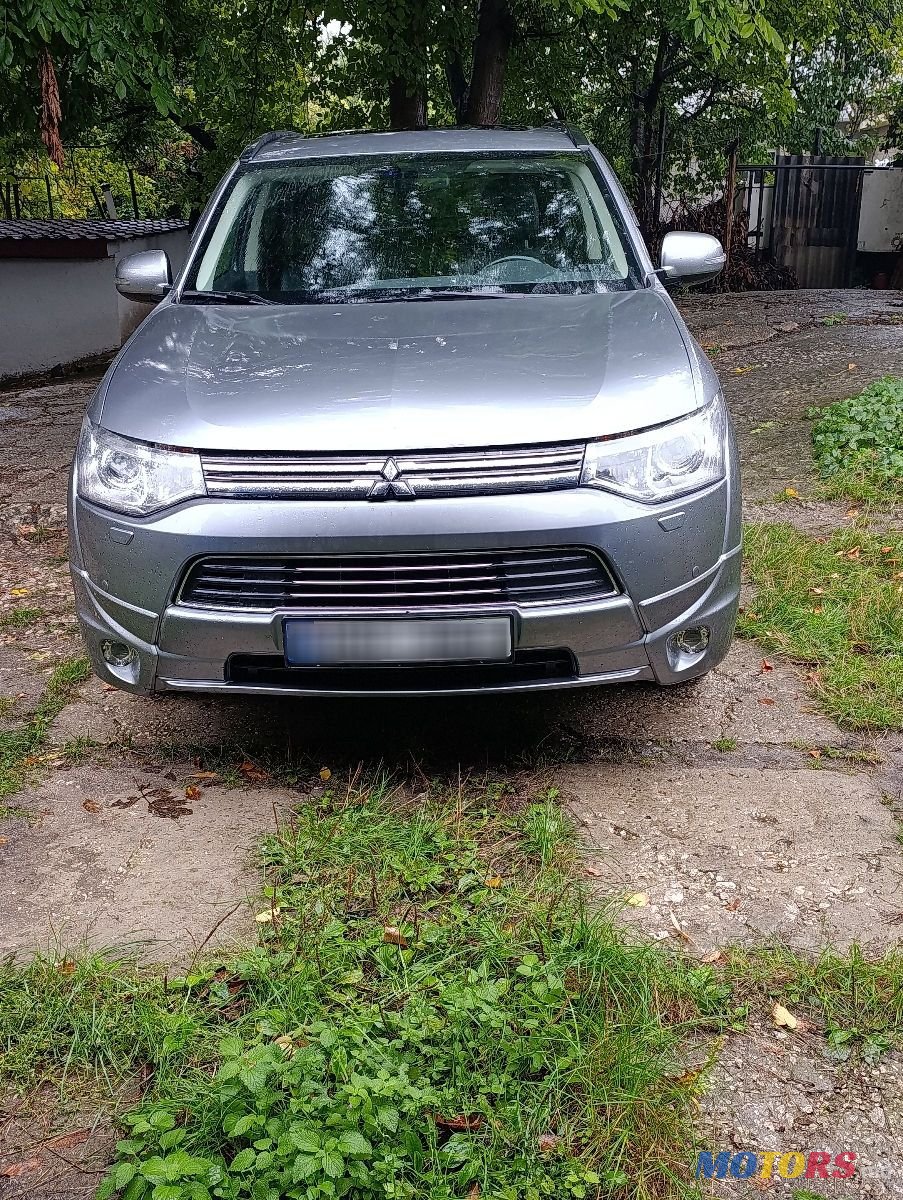 2013' Mitsubishi Outlander photo #1