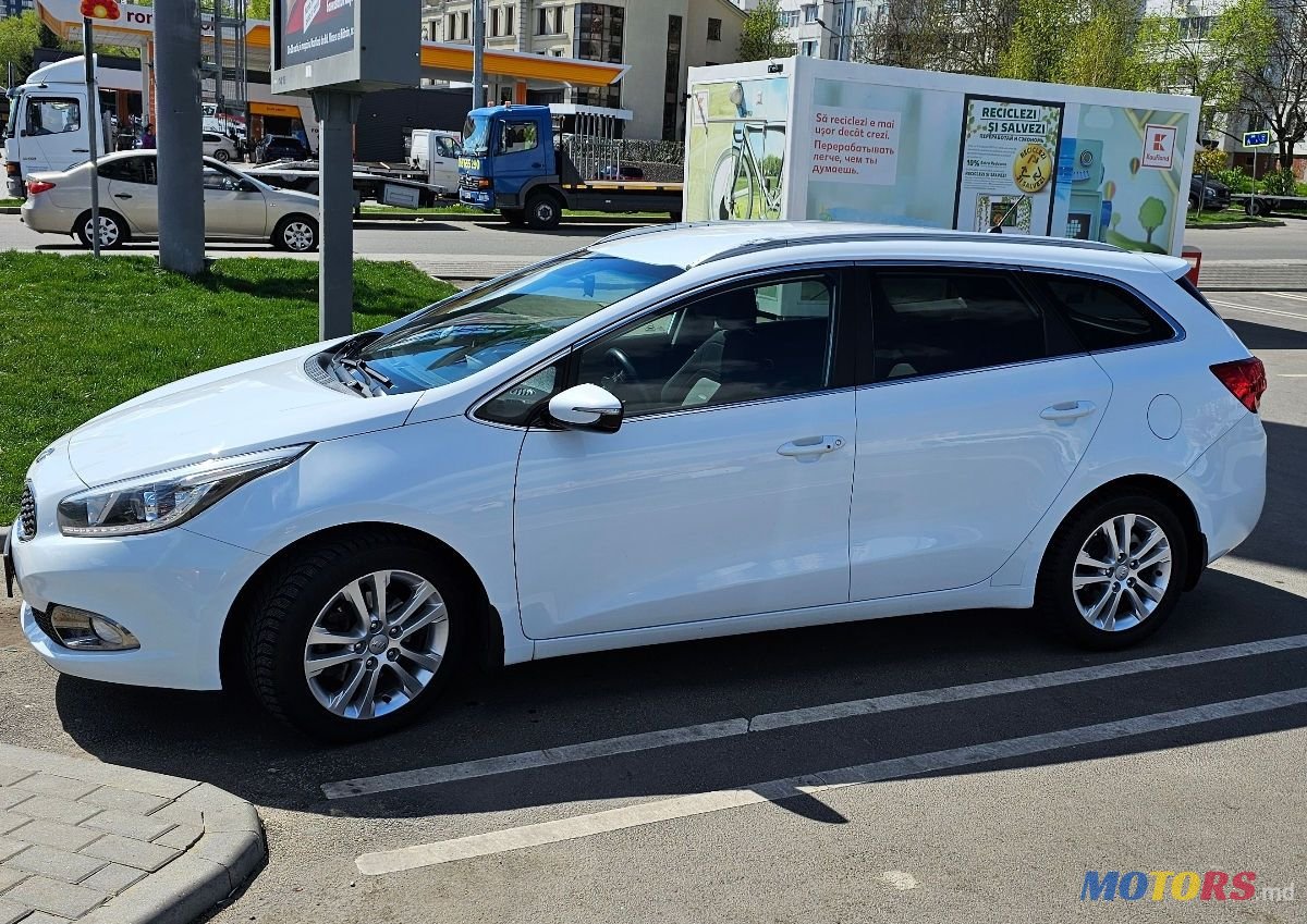 2013' Kia Ceed Sw photo #1