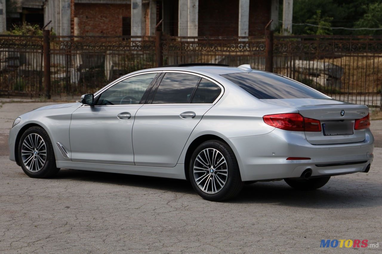 2017' BMW 5 Series photo #2