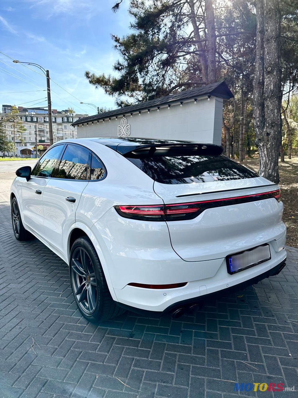 2020' Porsche Cayenne Coupe photo #2
