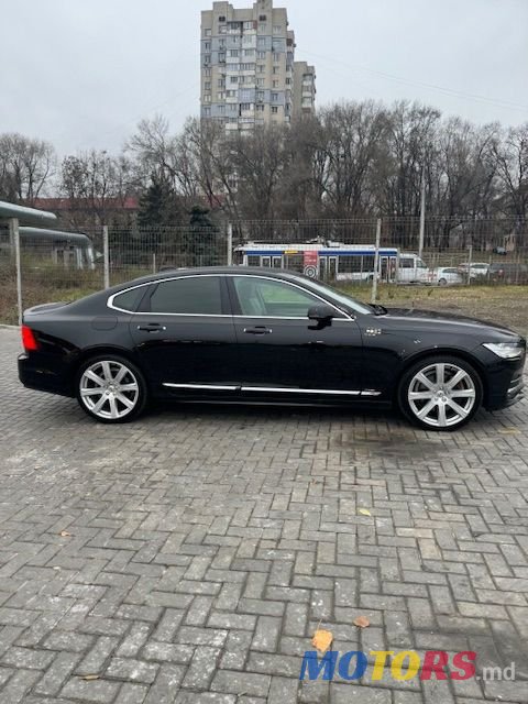 2019' Volvo S90 photo #2