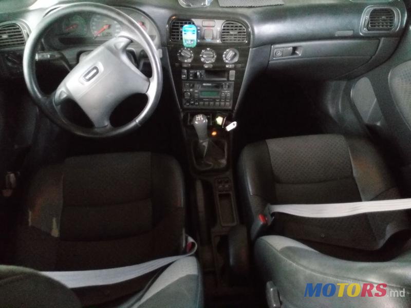 2001' Volvo S40 photo #3