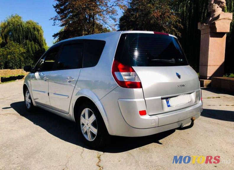 2007' Renault Grand Scenic photo #2