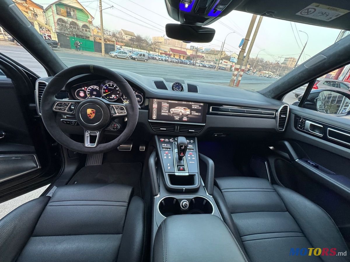 2020' Porsche Cayenne Coupe photo #6