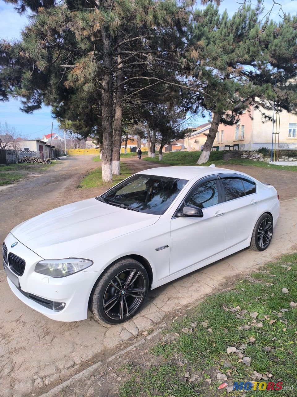 2013' BMW 5 Series photo #1