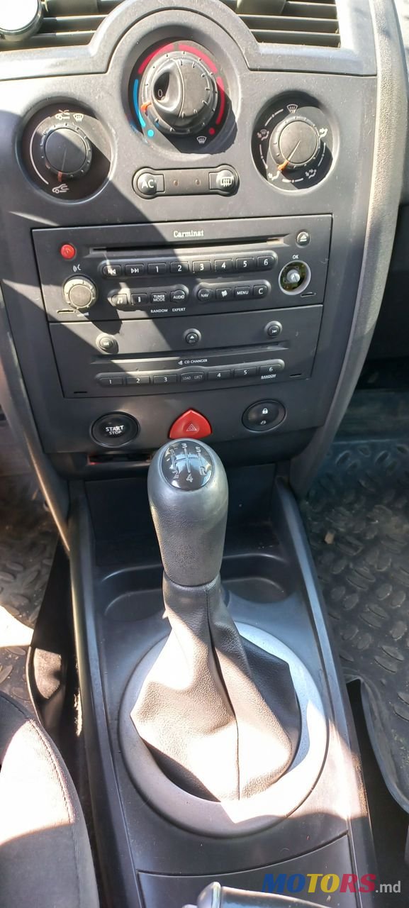 2004' Renault Megane photo #5