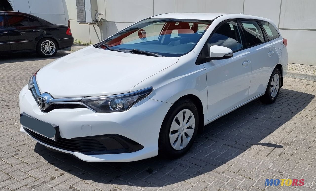 2016' Toyota Auris photo #5