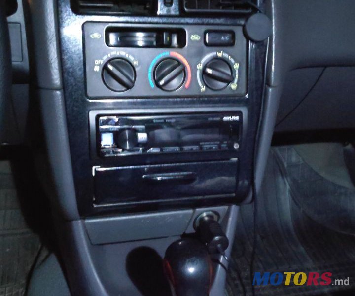 2000' Toyota Avensis photo #5