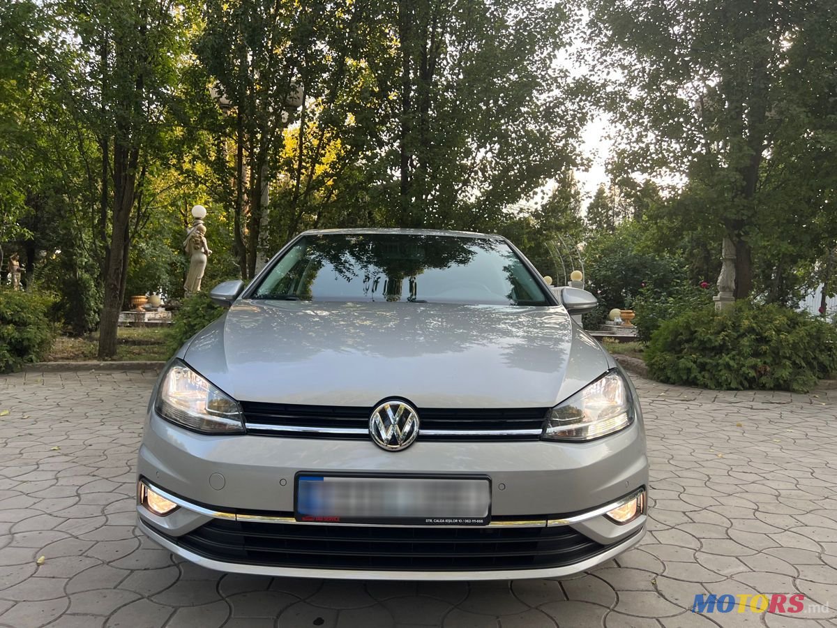 2017' Volkswagen Golf photo #6