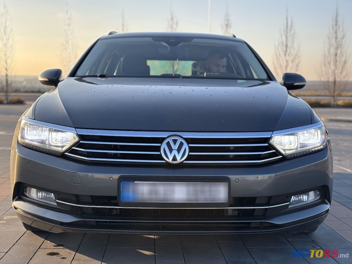 2015' Volkswagen Passat photo #6