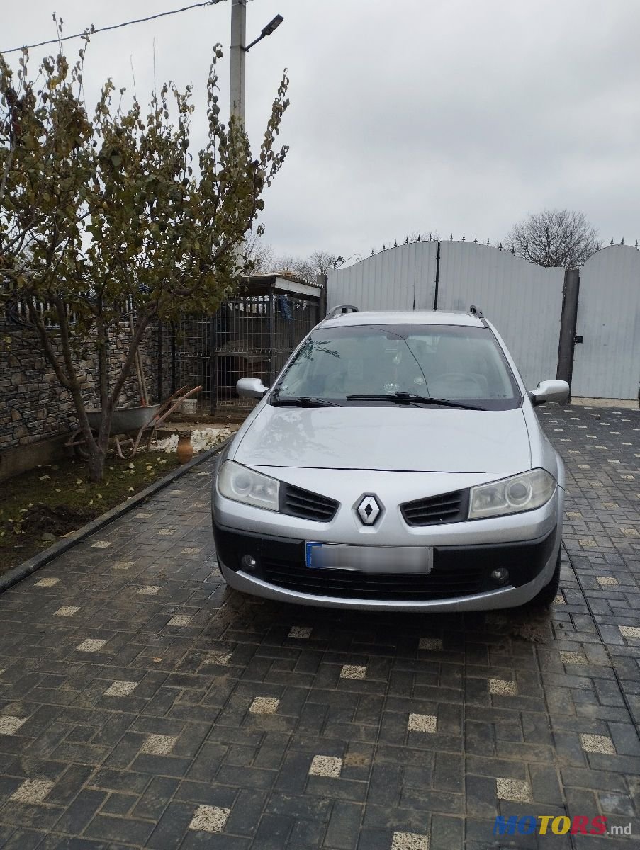 2008' Renault Megane photo #6