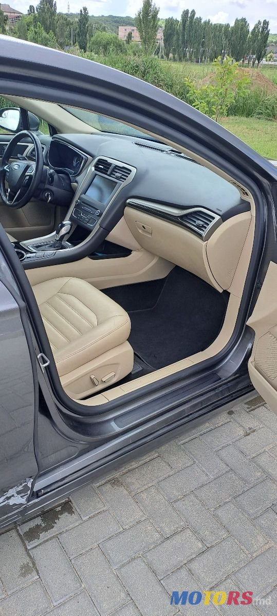 2015' Ford Fusion photo #2