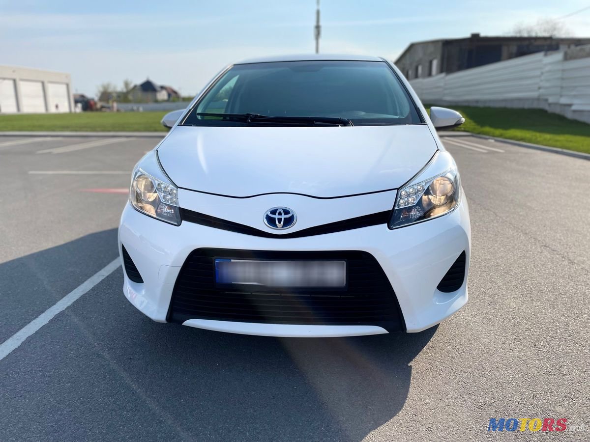 2013' Toyota Yaris photo #3