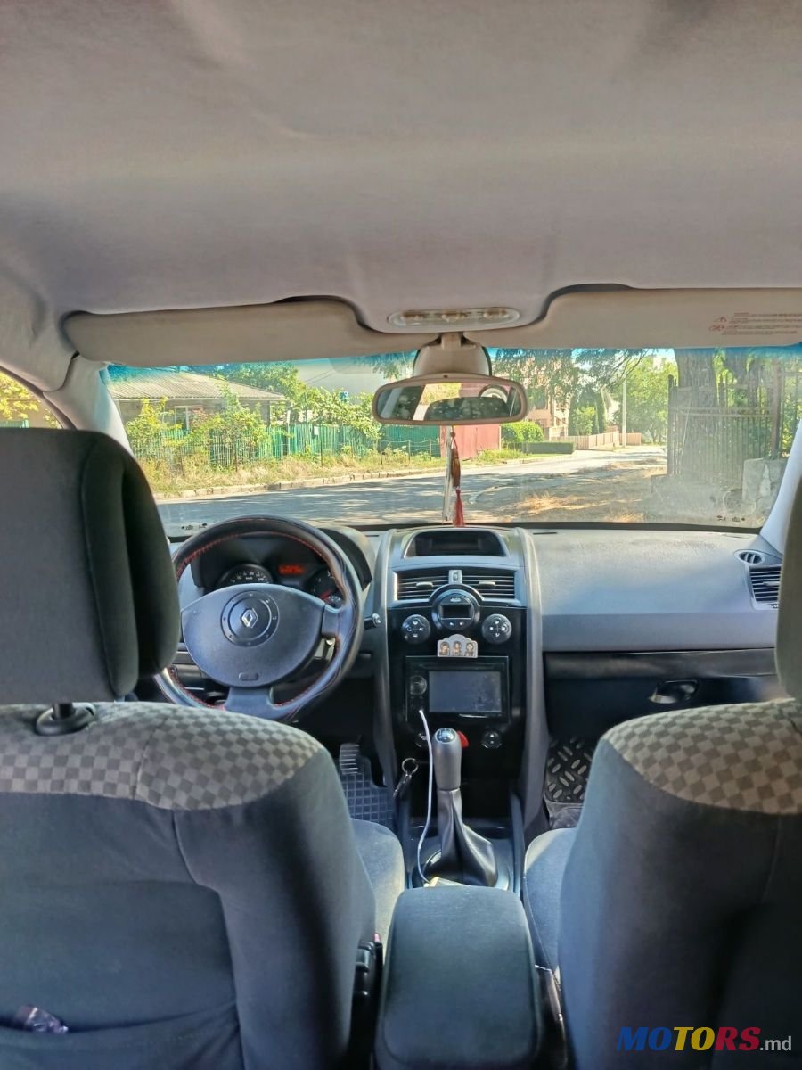 2004' Renault Megane photo #6