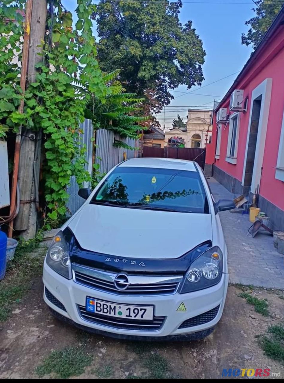 2009' Opel Astra photo #1