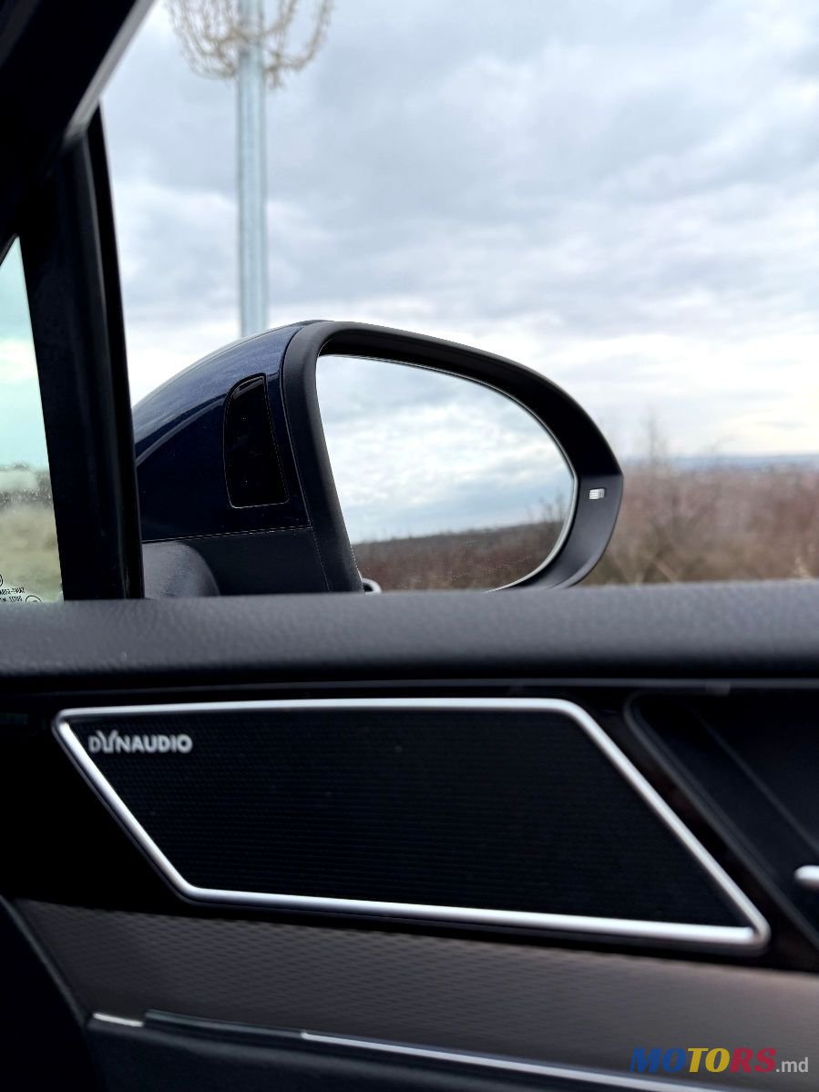 2015' Volkswagen Passat photo #6