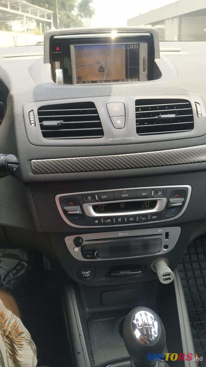 2012' Renault Megane photo #6