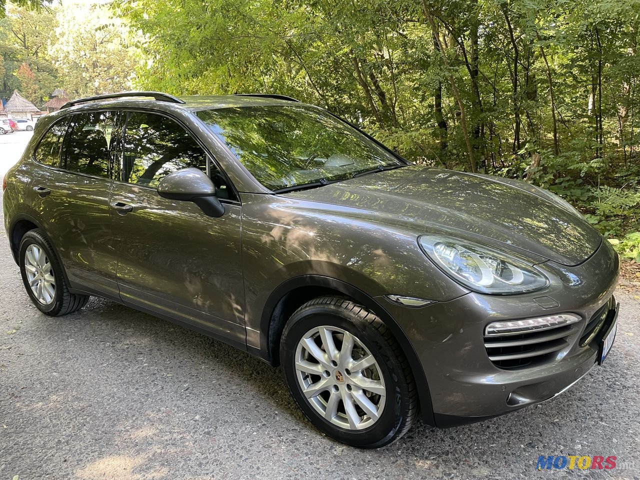 2012' Porsche Cayenne photo #4