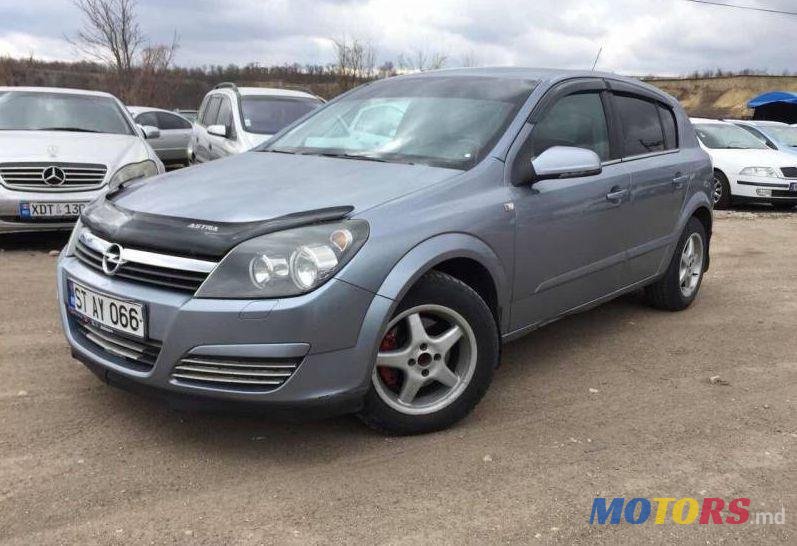 2005' Opel Astra photo #1