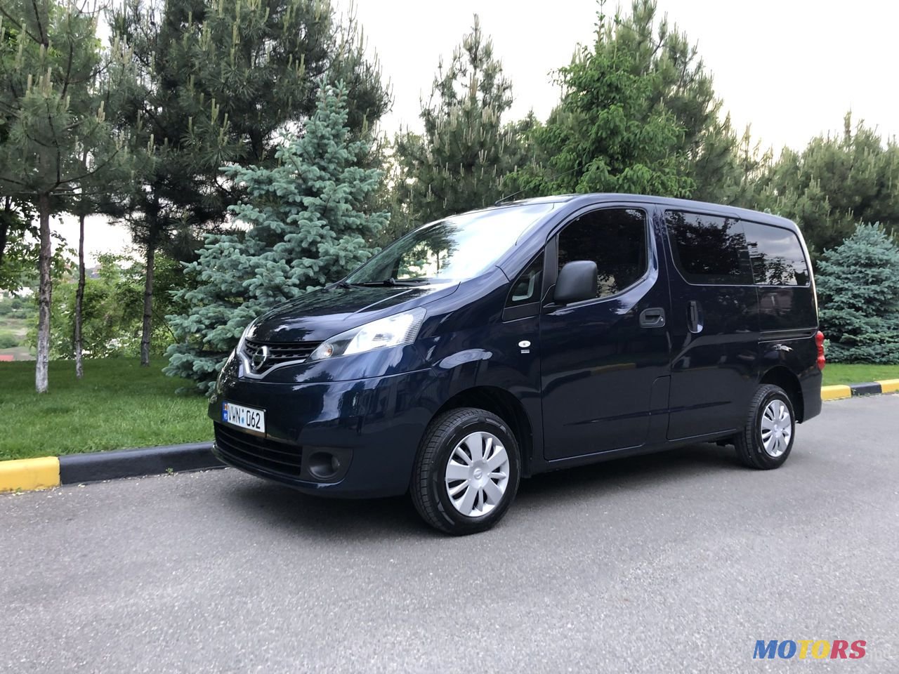 2012' Nissan Nv200 photo #1