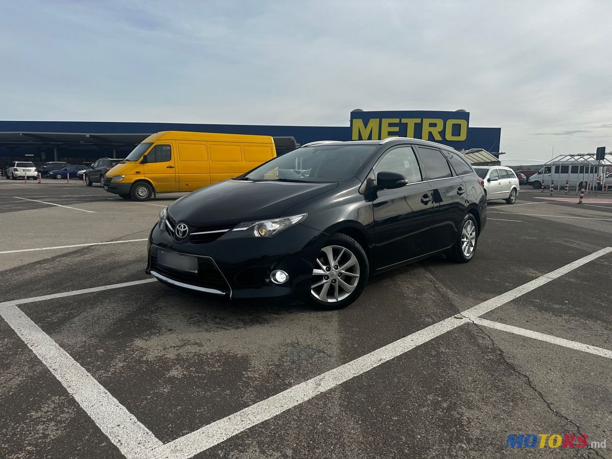 2014' Toyota Auris photo #5