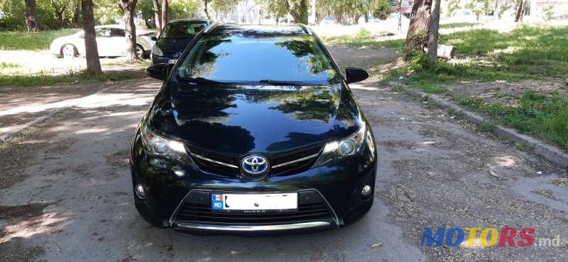 2013' Toyota Auris photo #1