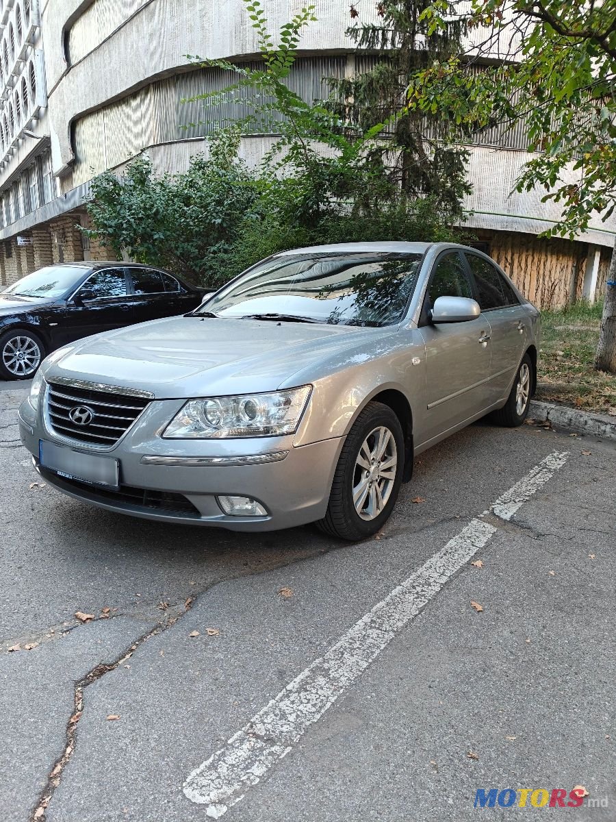 2009' Hyundai Sonata photo #3