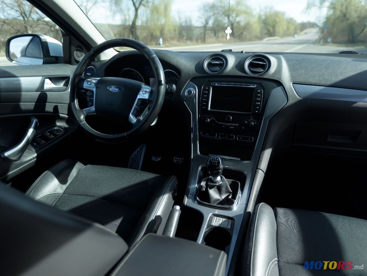 2011' Ford Mondeo photo #5