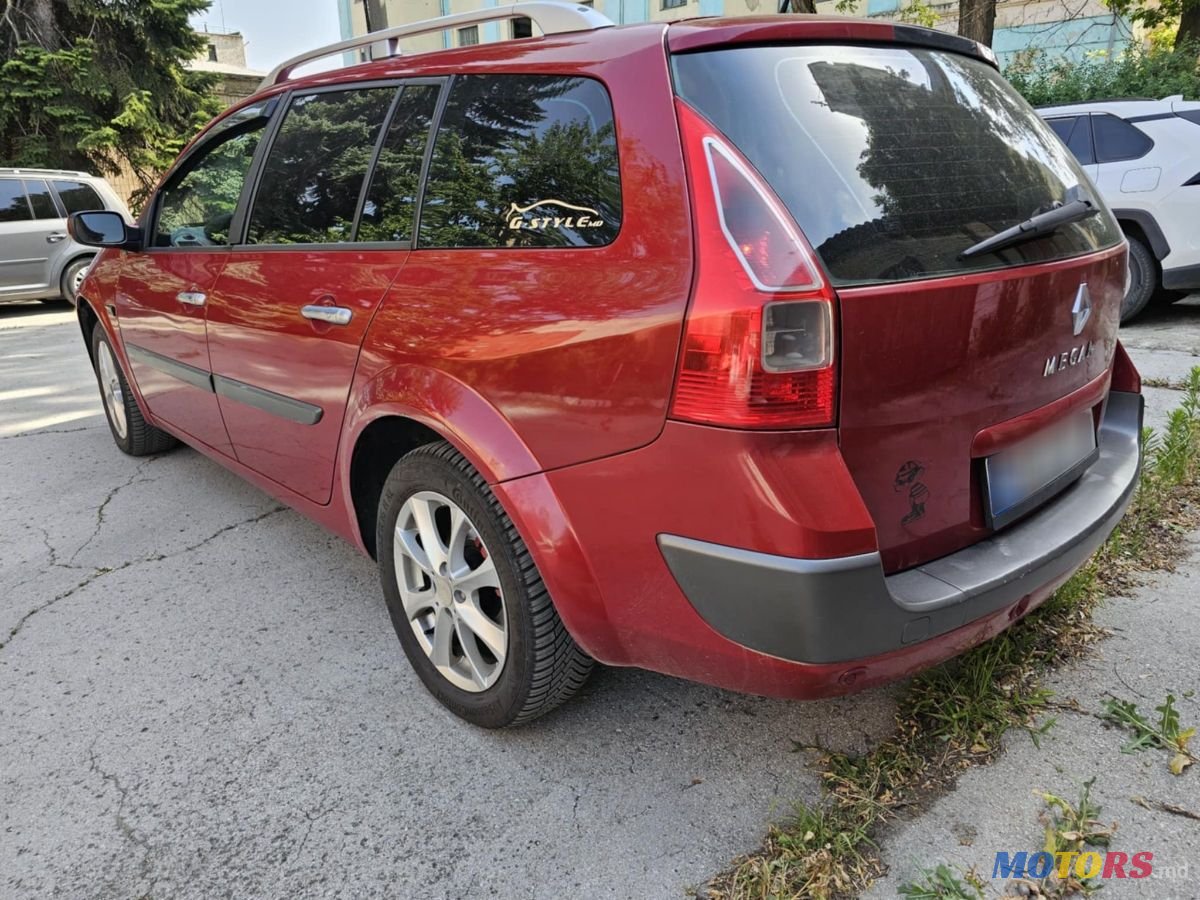 2008' Renault Megane photo #4