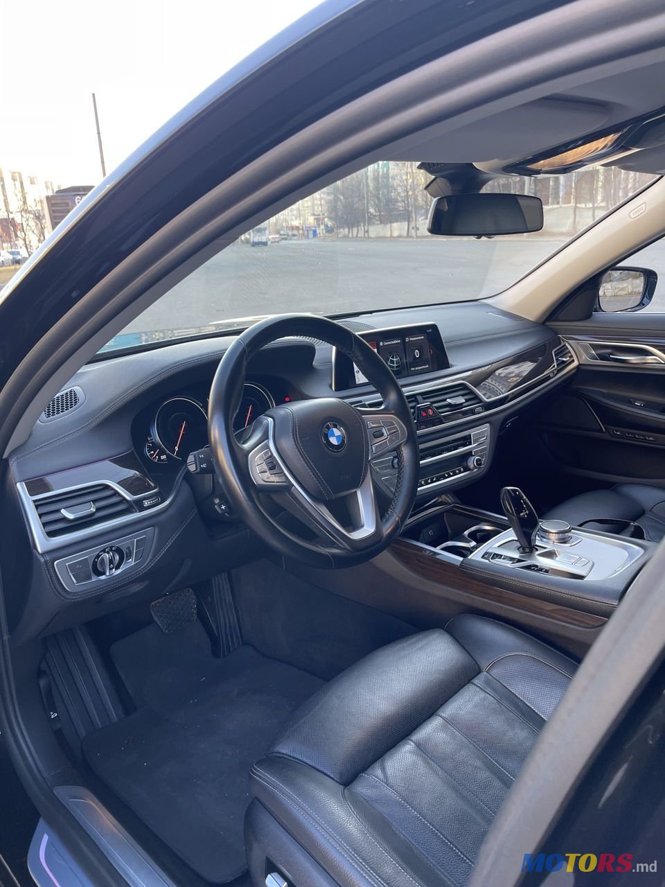 2018' BMW 7 Series photo #6