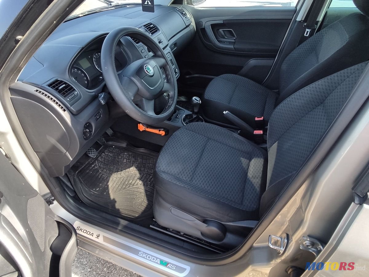 2012' Skoda Fabia photo #5