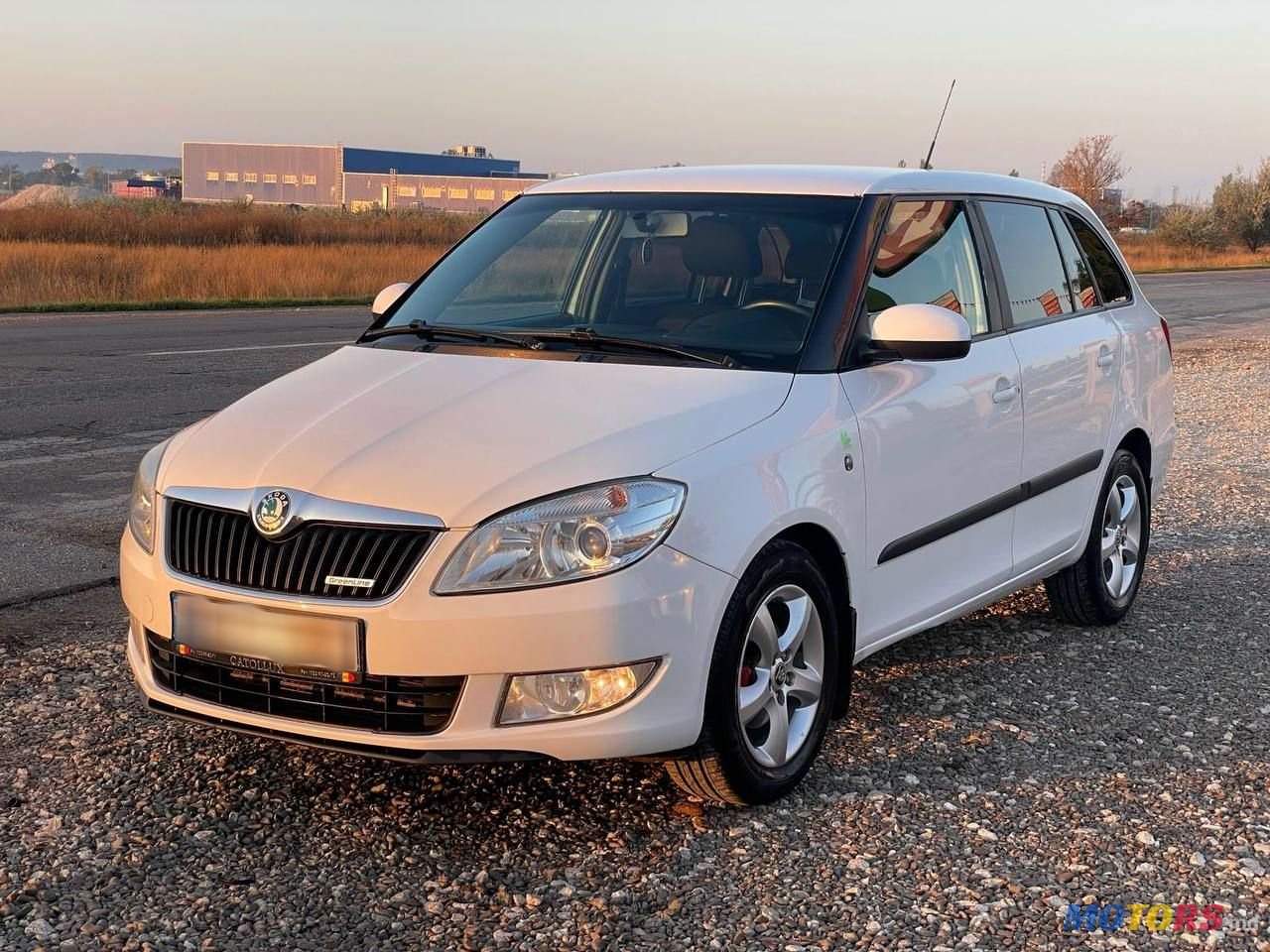 2011' Skoda Fabia photo #2