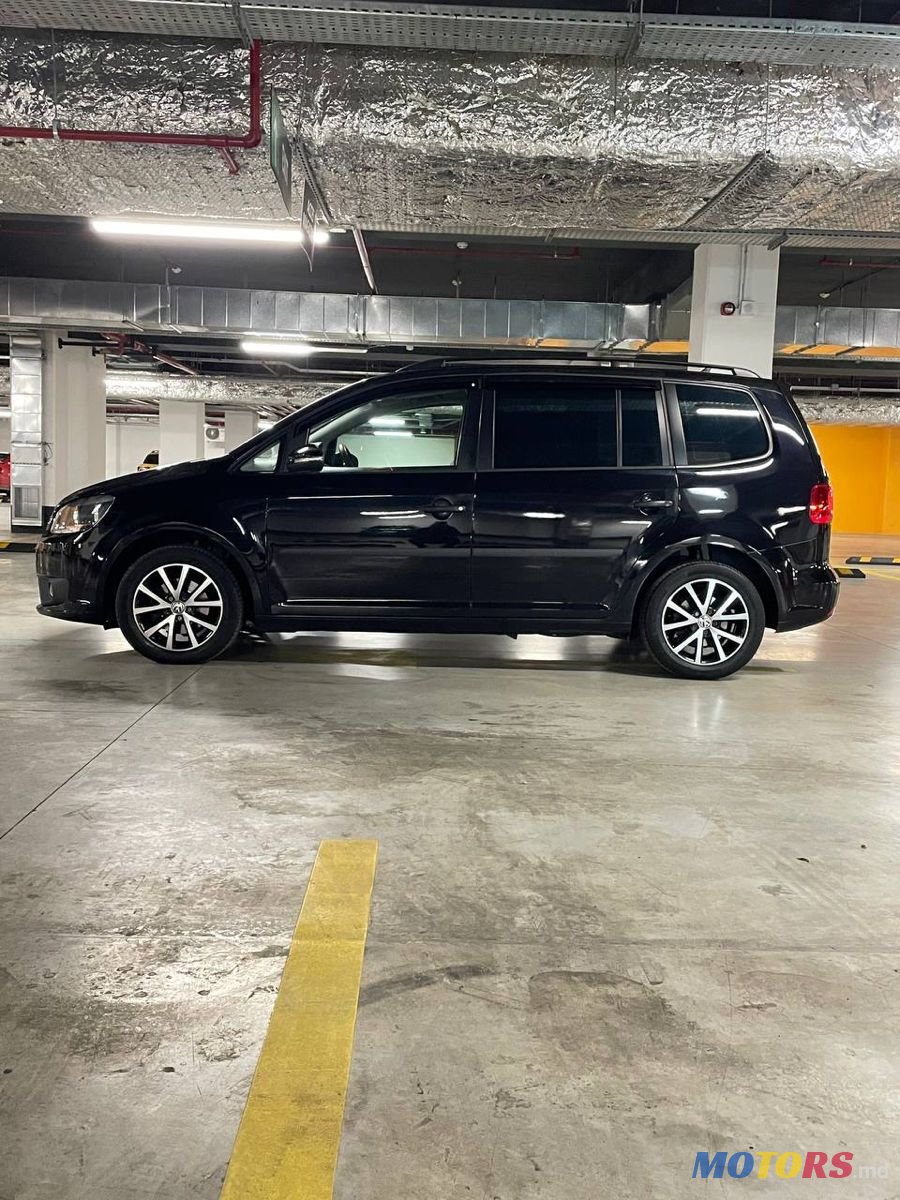 2014' Volkswagen Touran photo #6