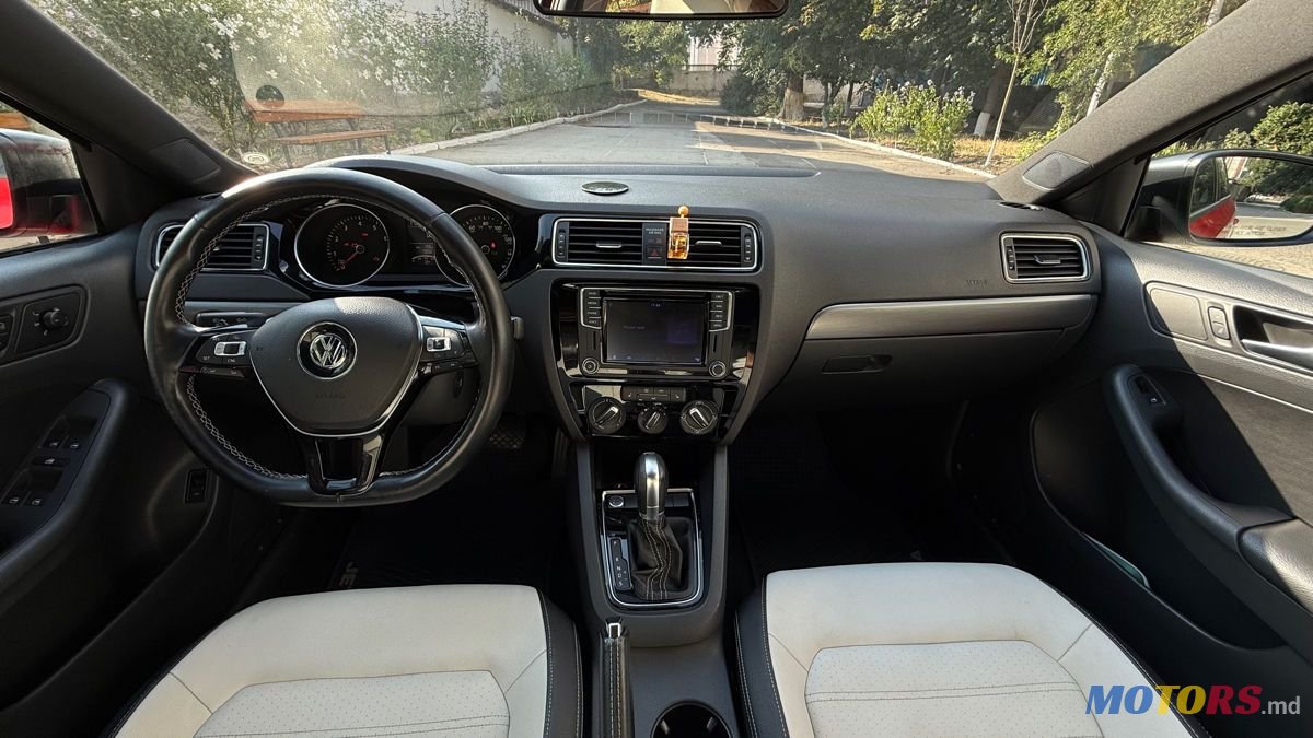 2015' Volkswagen Jetta photo #6