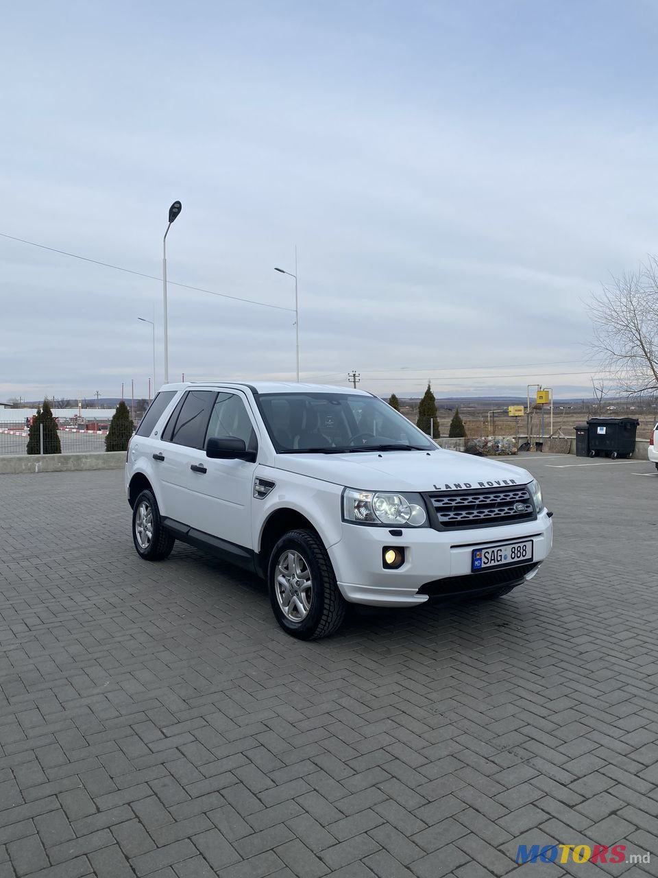 2012' Land Rover Freelander photo #2