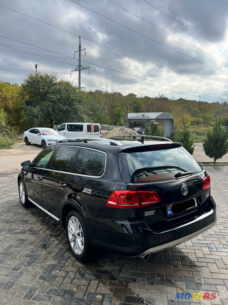 2012' Volkswagen Passat photo #4