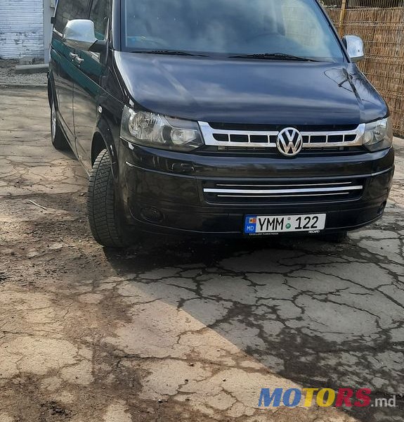 2009' Volkswagen Transporter photo #2