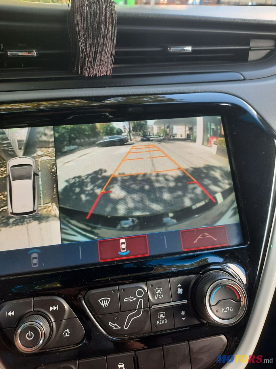 2017' Chevrolet Bolt photo #3