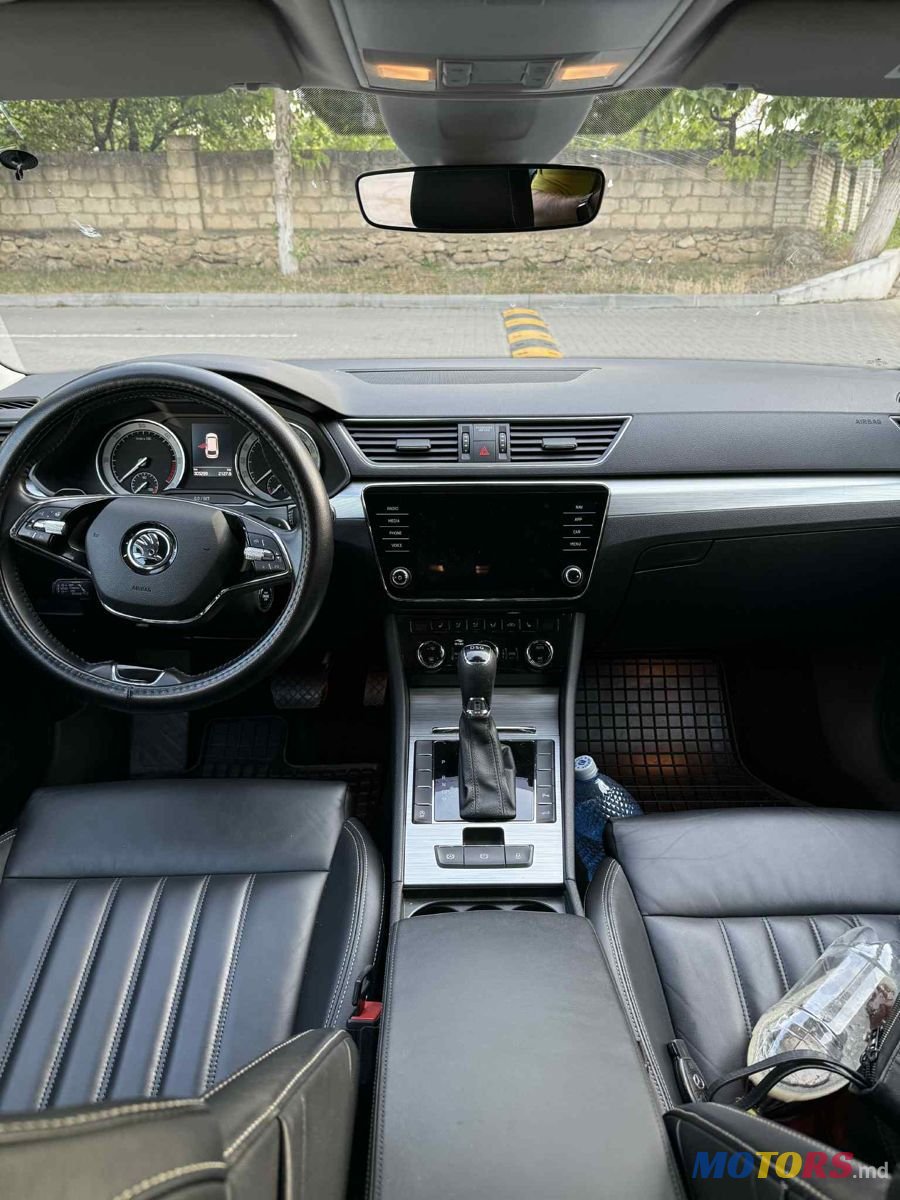 2020' Skoda Superb photo #5