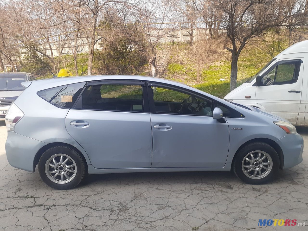 2012' Toyota Prius v photo #4