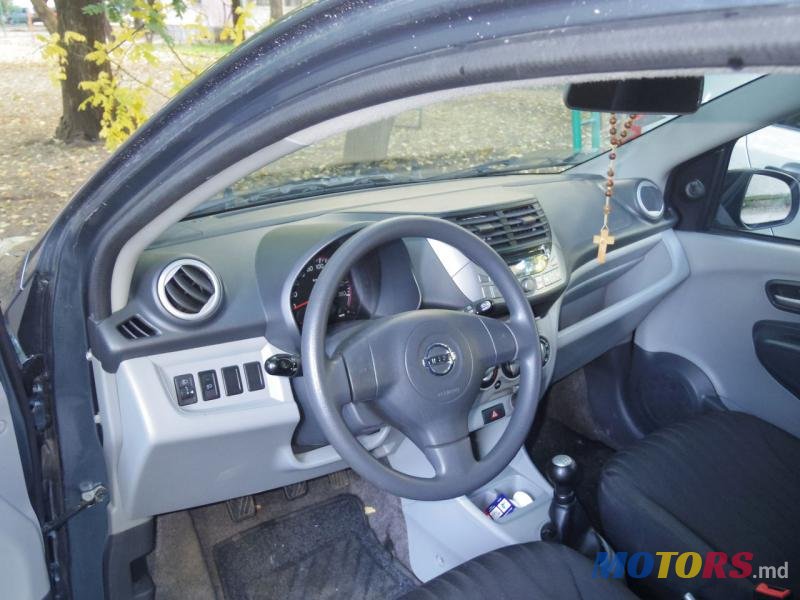 2010' Nissan Pixo photo #2
