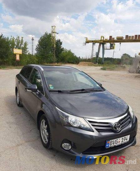 2012' Toyota Avensis photo #1