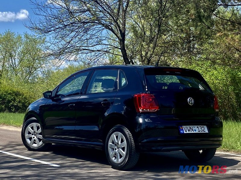 2013' Volkswagen Polo photo #3