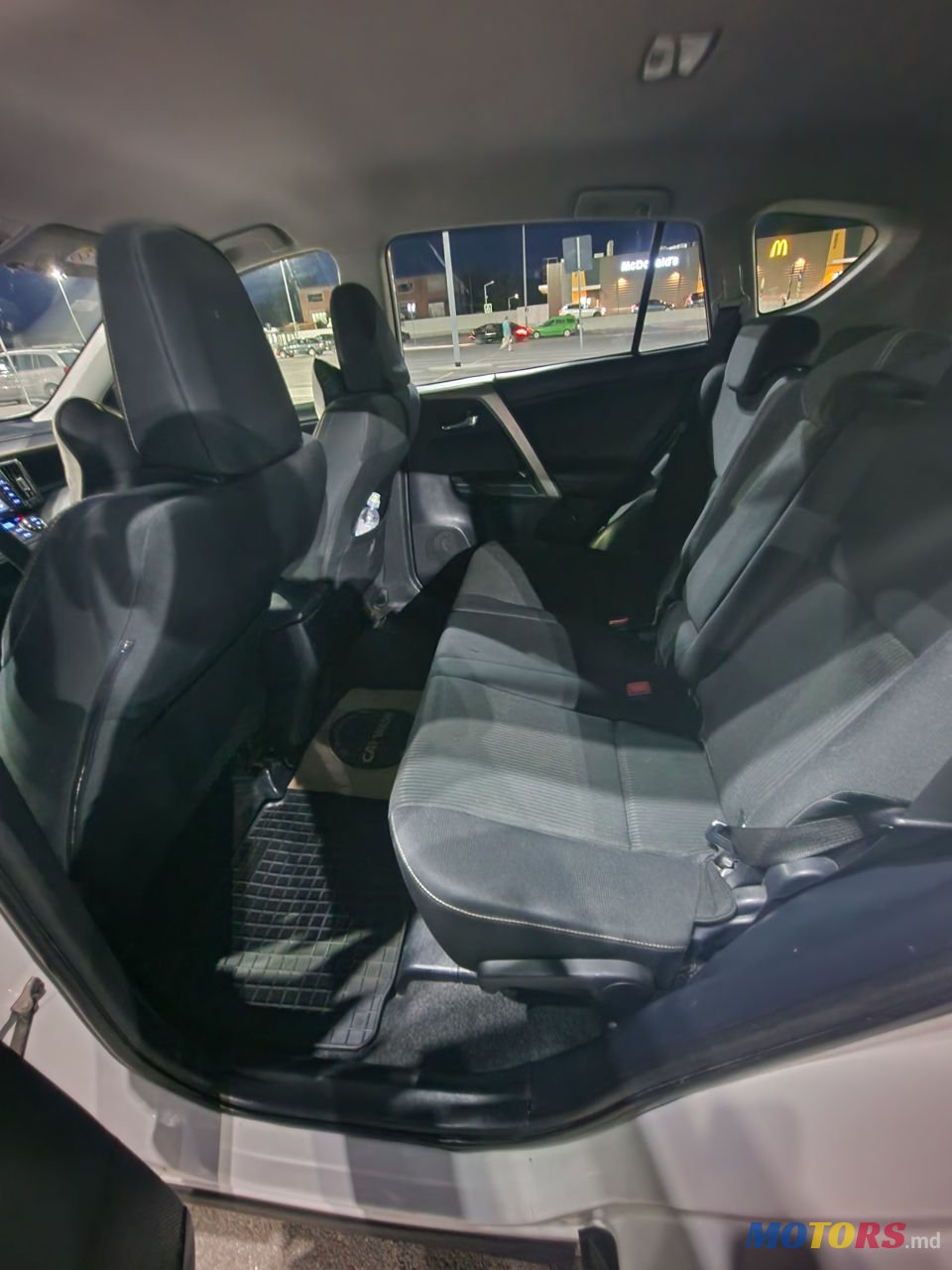 2015' Toyota RAV4 photo #6