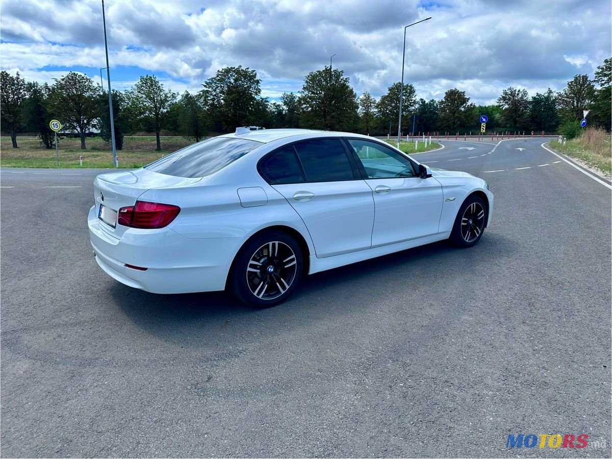 2013' BMW 5 Series photo #3